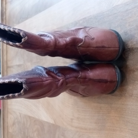 Zodiac Chestnut Leather Heeled Boots - Picture 5 of 9